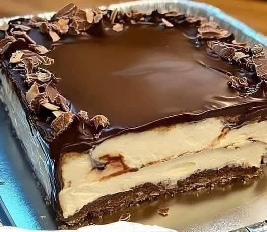 No-Bake Chocolate Éclair Cake: A Simple Delight