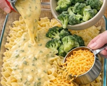 Baked Cheddar Broccoli Noodle Casserole Recipe
